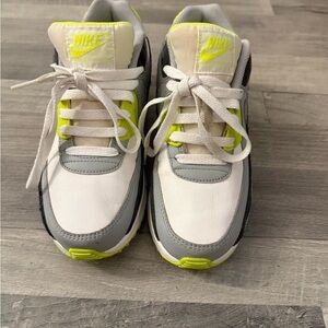 Nike Air max Sz 5.5Y Like New